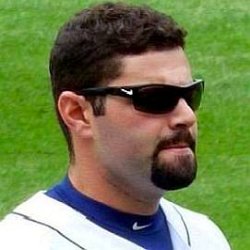 Alex Avila age