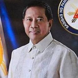 Jejomar Binay age