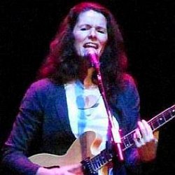 Edie Brickell age