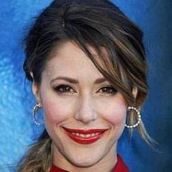 Amanda Crew age