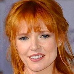 Stef Dawson age