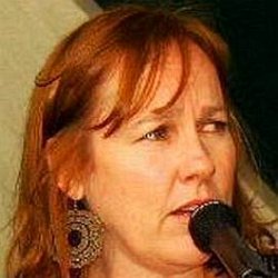 Iris Dement age