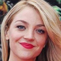 Abby Elliott age