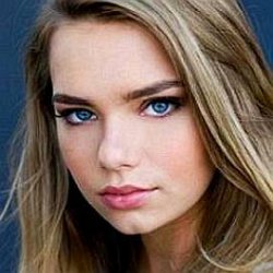 Indiana Evans age