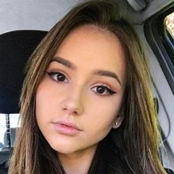 Isabela Fernandez age