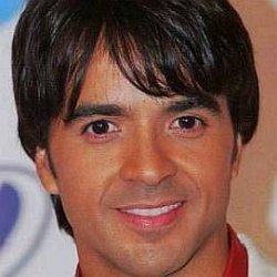 Luis Fonsi age