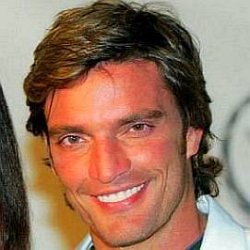 Julian Gil age