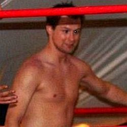 Zach Gowen age