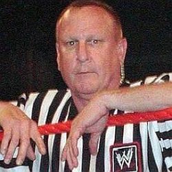 Earl Hebner age