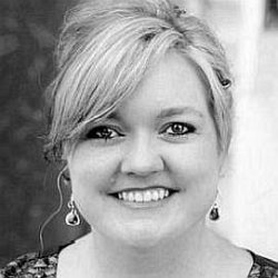 Colleen Hoover age