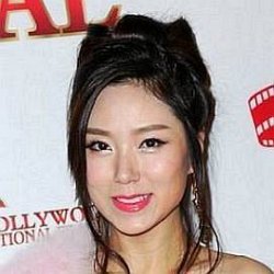 Michelle Farrah Huang age