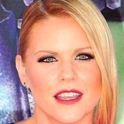 Carrie Keagan age