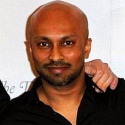 Akram Khan age