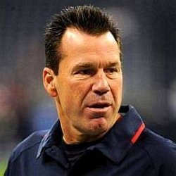 Gary Kubiak age