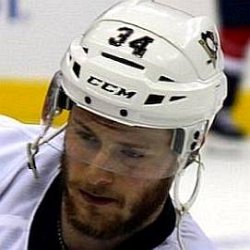 Tom Kuhnhackl age