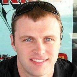 Travis Kvapil age