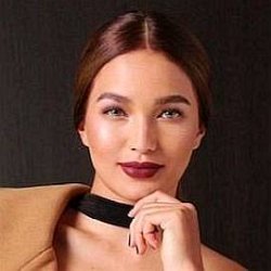 Sarah Lahbati age