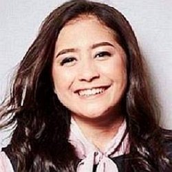 Prilly Latuconsina age