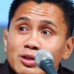 Cung Le age