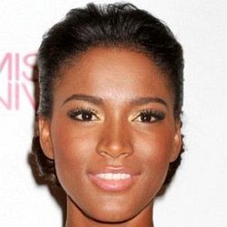 Leila Lopes age