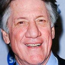 Stephen Macht age