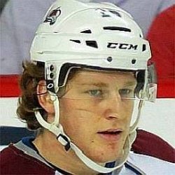 Nathan MacKinnon age