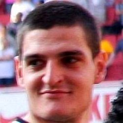 Vito Mannone age