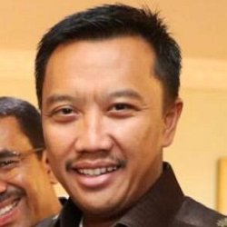 Imam Nahrawi age