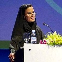 Moza bint Nasser age