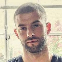 Darcy Oake age