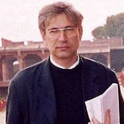 Orhan Pamuk age