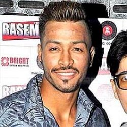 Hardik Pandya age