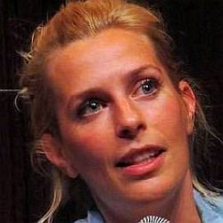 Sara Pascoe age