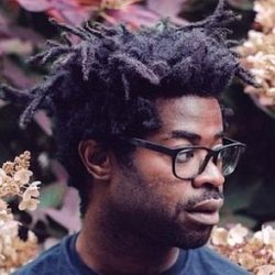 R.LUM.R age