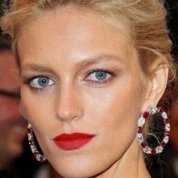 Anja Rubik age