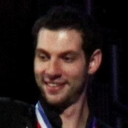 Simon Shnapir age