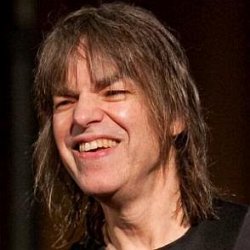 Mike Stern age