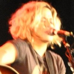 Amy Wadge age