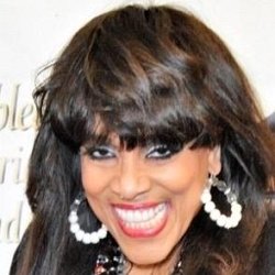 Vickie Winans age