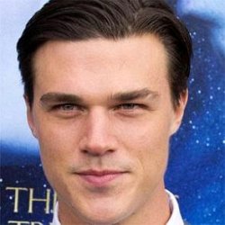 Finn Wittrock age