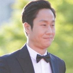 Jung Woo age